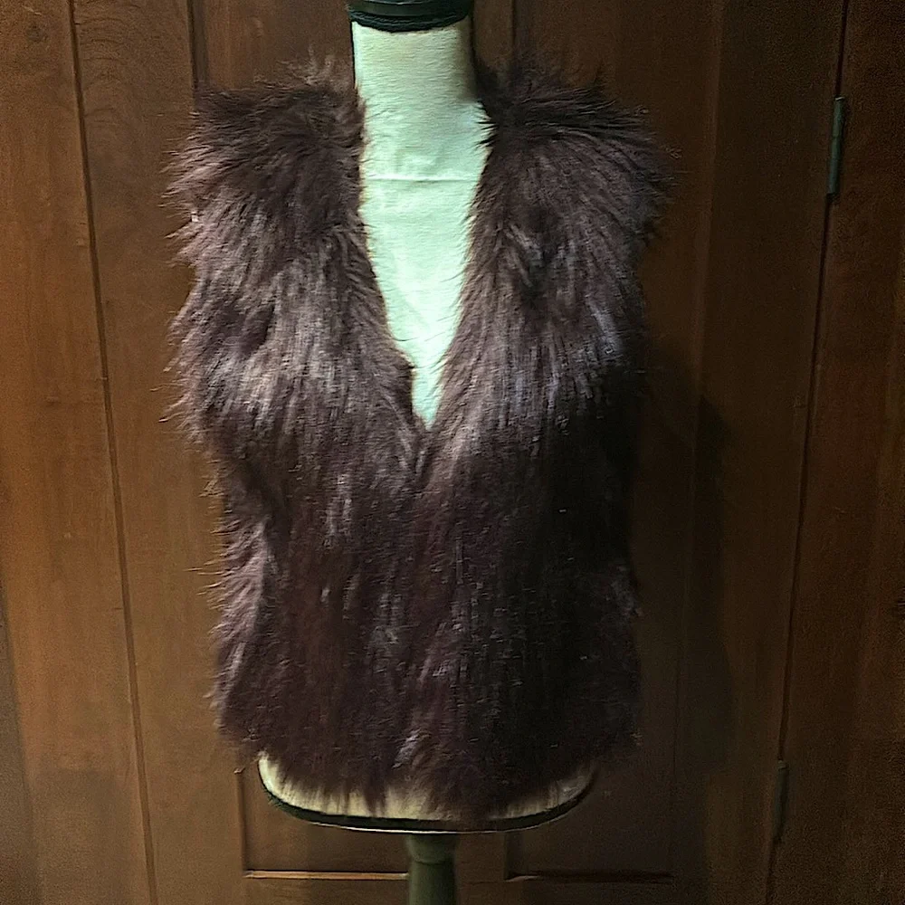 Express Burgundy Fur Vest - Picture 1 of 3